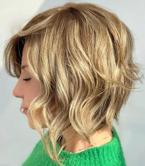 30-layered-caramel-blonde-bob-with-waves-and-side-bangs