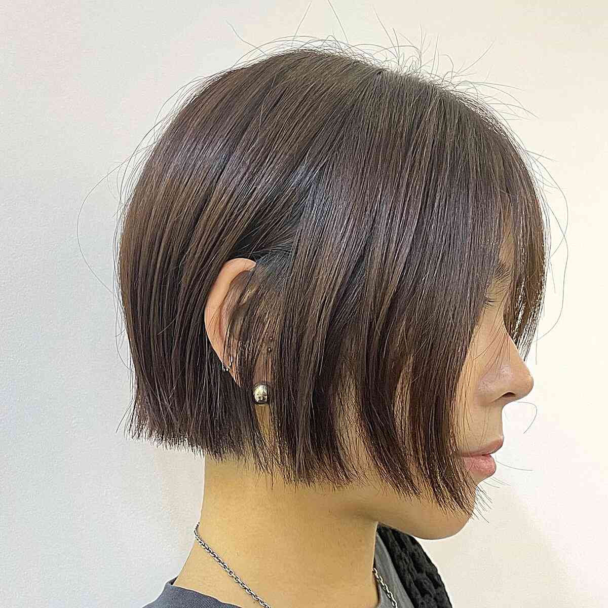 Jaw-Grazing Short Straight Box Bob for Finer Locks